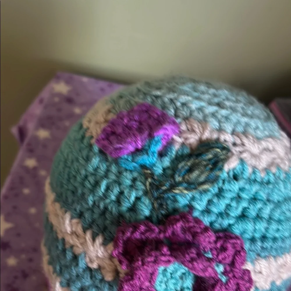 Handmade Crochet Beanie medium soft mandala acrylic yarn new - Picture 9 of 10